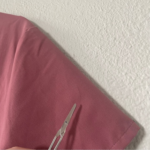 FIGS Catarina One-Pocket Scrub Top Women’s XL Chalk Pink Medical Healthcare - Picture 9 of 12